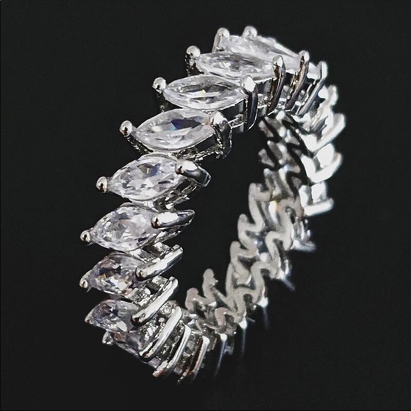 New Women’s Luxury 925 Silver Diamond Ring 💍 - Picture 3 of 3